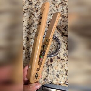 Vintage ISO Professional Flat Iron Clay Pads On/Off Temperature Control